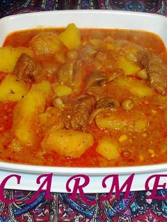 Una foto de Carne estofada con patatas y champiñones