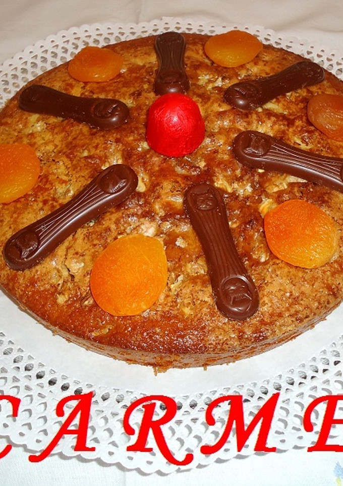 Una foto de Bizcocho con especies y nueces