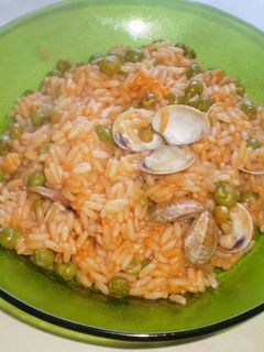 Una foto de Arroz caldoso a la marinera