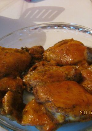 Una foto de Caderas de pollo en salsa