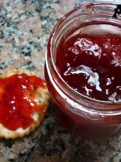Una foto de Mermelada de frutillas casera en microondas