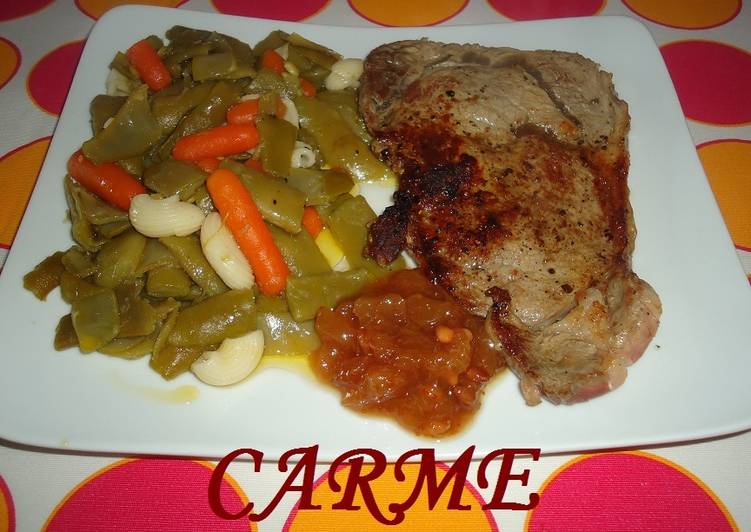 Entrecot de ternera con verduras y chutney de higos