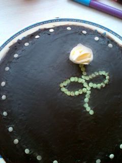 Una foto de Tarta de chocolate con flor