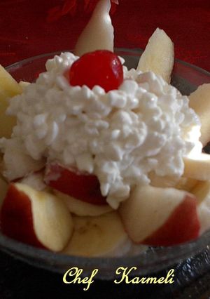 Una foto de Ensalada frutal con requesón americano orgánica