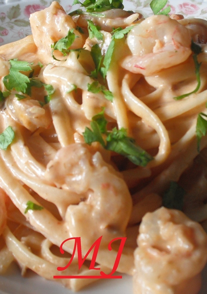 Una foto de Fettuccine Alfredo con gambas