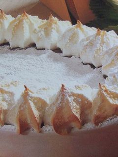 Una foto de Crumble de manzanas merengado