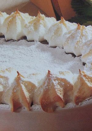 Una foto de Crumble de manzanas merengado
