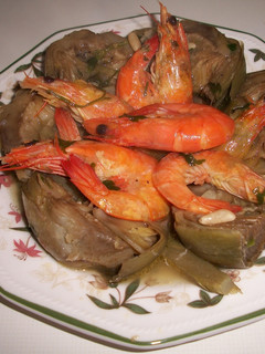 Una foto de Alcachofas con gambas