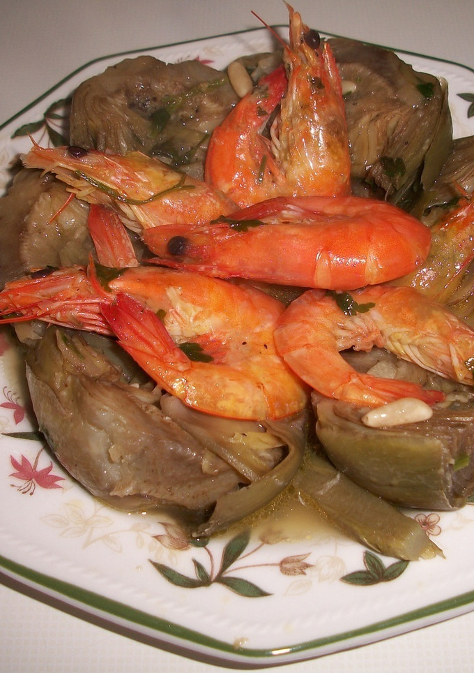 Una foto de Alcachofas con gambas