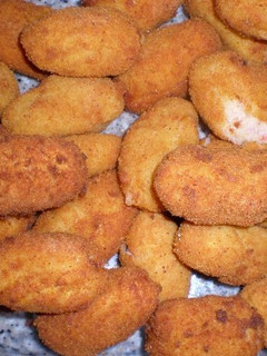 Una foto de Croquetas de plátano y lomo