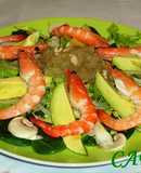 Ensalada de langostinos y aguacate