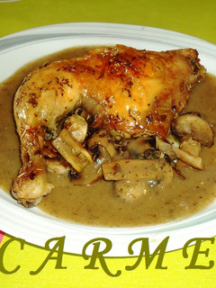 Una foto de Pollo asado con salsa de champiñones