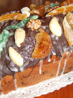 Una foto de Plum cake de almendras y especias