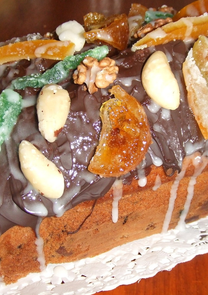 Una foto de Plum cake de almendras y especias