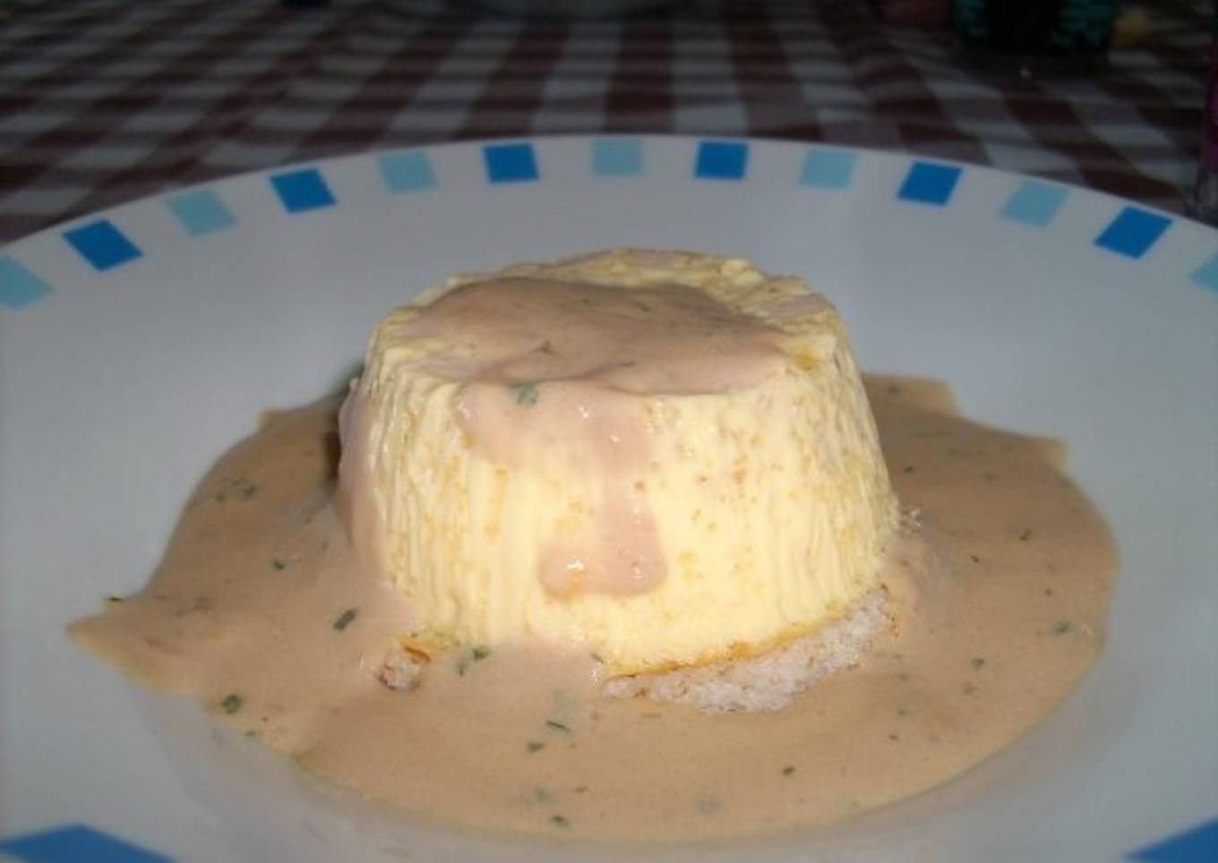 Flan de pavo con crema de champiñones<br />