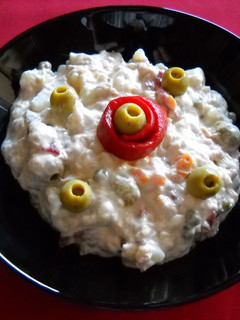 Una foto de Ensaladilla rusa con atún