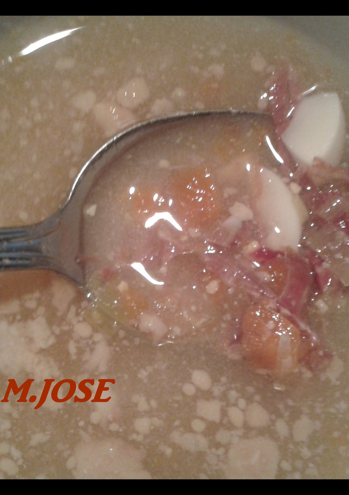 Una foto de Consomé de jamón