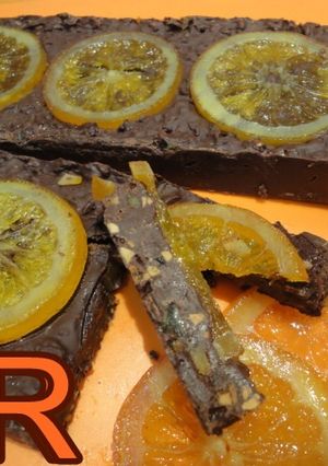Una foto de Turrón de chocolate y naranja
