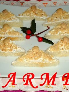 Una foto de Canapés de queso Philadelphia y almendras saladas