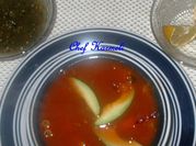 Una foto de sopa fria de calabacin
