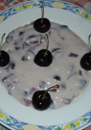 Una foto de Crema de cerezas