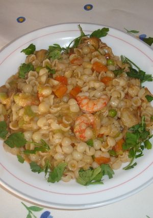 Una foto de Sopa minestrone con gambas