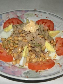 Una foto de Ensalada de atún y pimentón