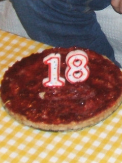 Una foto de Tarta de queso con mermelada de frambuesa casera