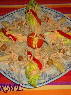 Una foto de Cogollos de lechuga con espárragos