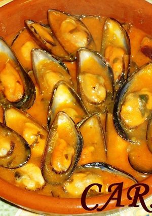 Una foto de Cazuela de mejillones con salsa