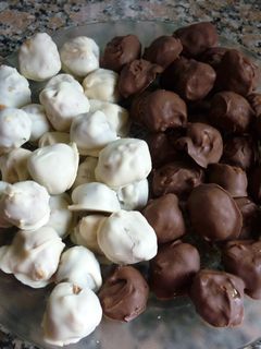 Una foto de Bombones caseros para rellenar los muffins de chocolate