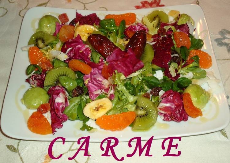 Ensalada gourmet con frutas y miel