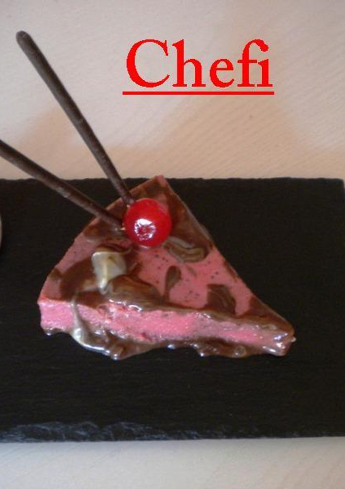 Una foto de Tarta de fresas con chocolate