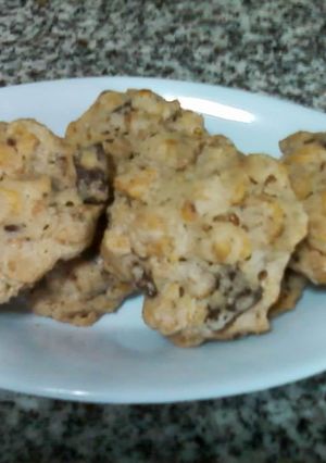 Una foto de Cookies de copos con chocolates