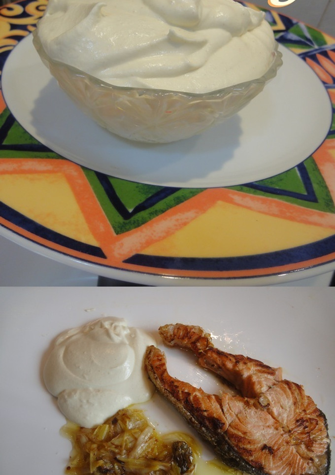 Una foto de Chantilly de mostaza