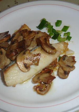 Una foto de Bacalao con gratinado de setas
