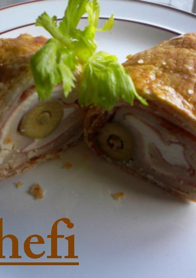 Una foto de Rosco de hojaldre relleno