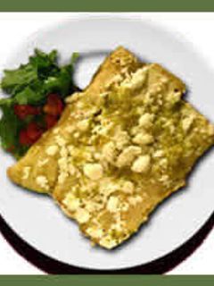 Una foto de Enchiladas verdes con tomatillo