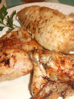 Una foto de Pollo a las hierbas secas con lima