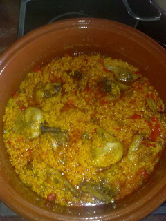 Una foto de Arroz bomba con codornices