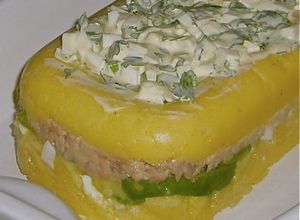 Una foto de Causa limeña de atún