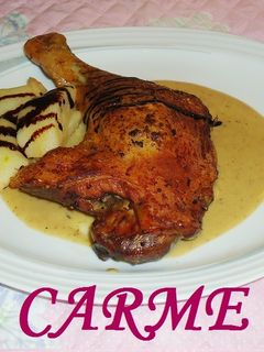 Una foto de Muslos de pato con salsa de peras