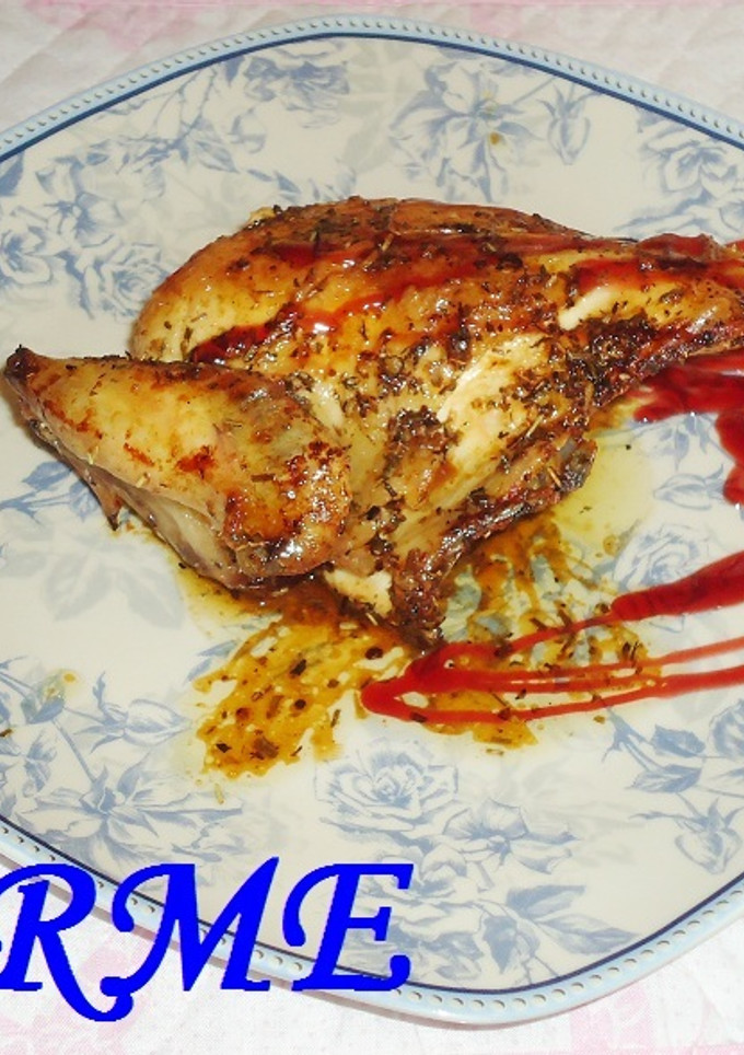 Una foto de Pechugas de pollo al horno con hierbas aromáticas