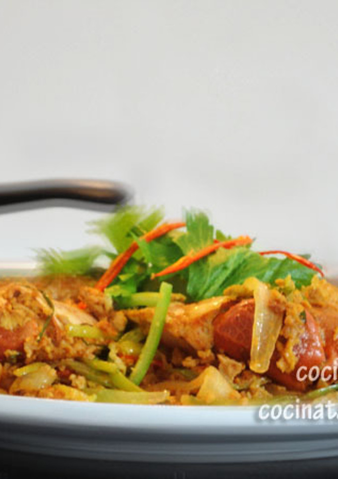 Una foto de Poo pad pong kra-ree (Buey de mar salteado al curry amarillo)