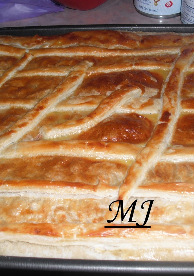 Una foto de Empanada de marlin ahumado