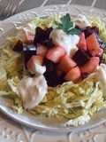Ensalada de remolacha con salsa de rábano