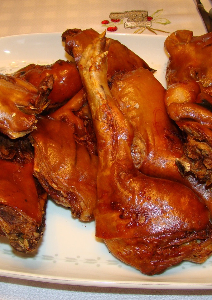 Una foto de Cochinillo Navideño al horno