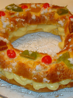Una foto de Roscón de reyes relleno