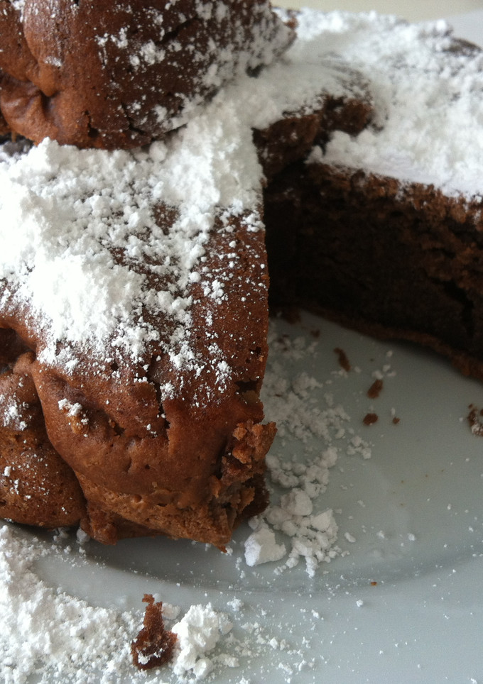 Una foto de Bizcocho de chocolate esponjoso y fácil