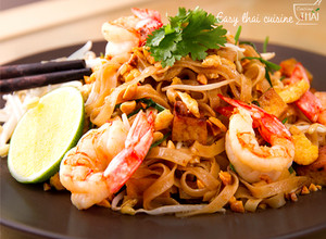 Foto principal de Pad thai (fideos fritos con gambas )
